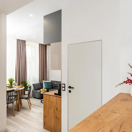 Three In One Old Town Air Conditioning Balcony Apartman *